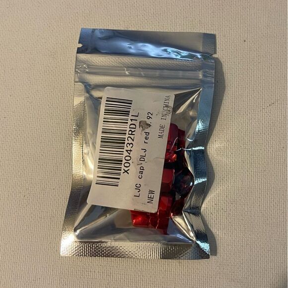 392 valve Stem caps in Red set of 4 NWT - Picture 4 of 4